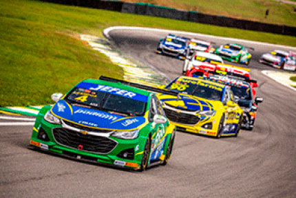 Carros e Corridas Julio Campos é o terceiro maior pontuador da etapa de  Curitiba da Stock Car - Carros e Corridas